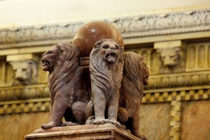 million-dollar-courthouse-Lions